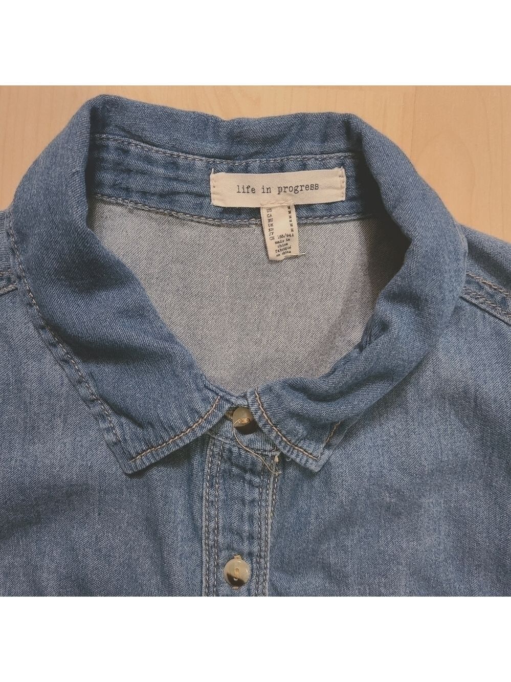Forever 21 Denim Sleeveless Button Up Shirt Medium Wash Fall Layering Chambray - Picture 3 of 6